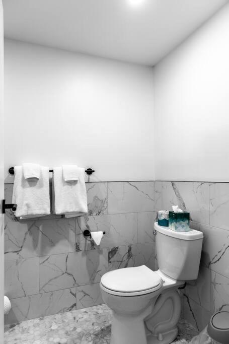 The Phenix Historic Dtwn Hotel, King Bed, Room # 309 Bangor Exterior foto